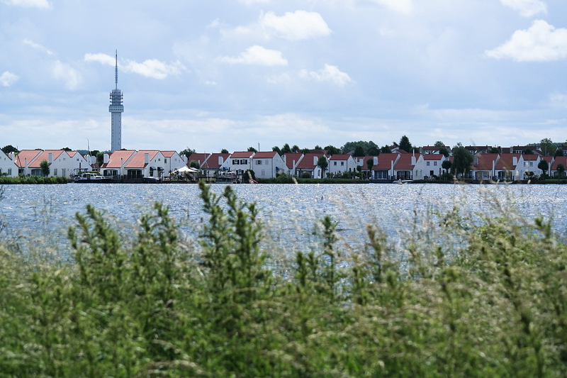 Holland 6 - 2013 _SAM_0572.jpg - Am Tag darauf haben wir bei schönem Wetter einen ausgiebigen Spaziergang am Ufer entlang gemacht